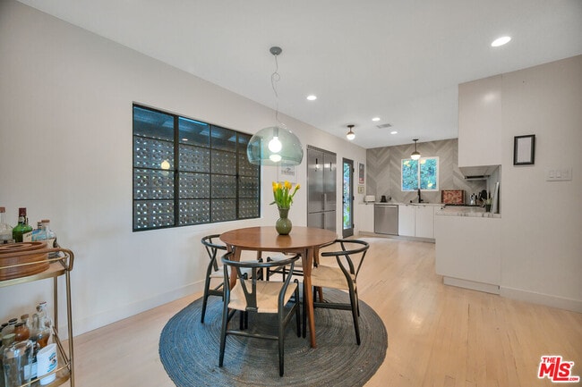 Photo - 380 Tamarac Dr