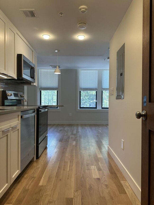Building Photo - 1.0 bedroom in Cambridge Massachusetts 02138 Unit U6 Rental