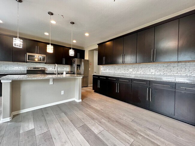 Photo - Spacious 5 Bed 3.5 Bath with Modern Upgrades!