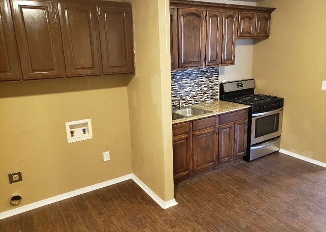 Photo - 2 Bed / 1 Bath Home for Rent – $1,000/mo + $1,000 Deposit