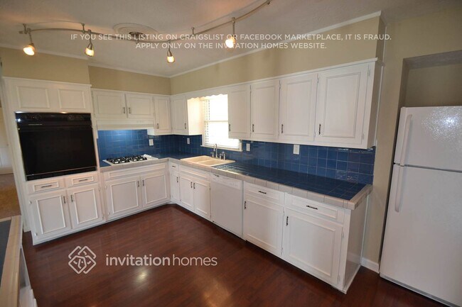 Photo - 5177 Manitu Ct SW