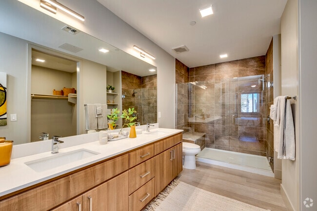 2BR, 2BA - 1,141SF - Main Bathroom