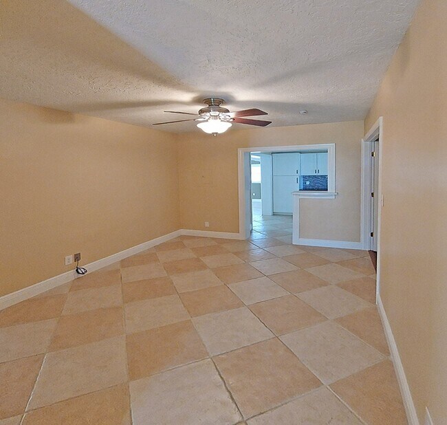 Photo - 344 Vesta Cir