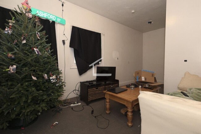 Photo - Great 3 bedroom close to BU and the green line