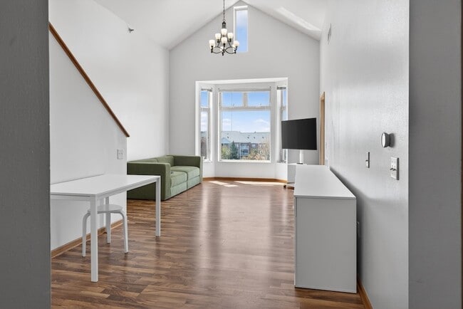 Building Photo - 301 Harbour Town Dr Unit 406