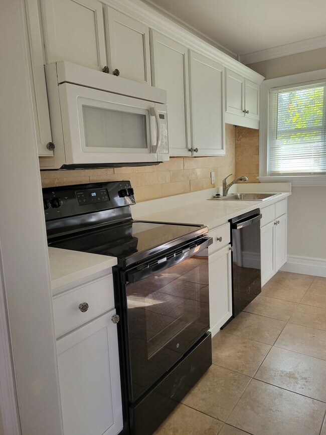 Photo - Newly renovated 2 bedroom 1 bath duplex!