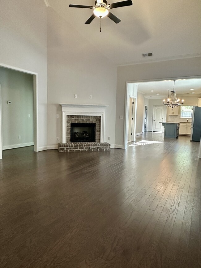 Photo - 2090 Springfield Dr