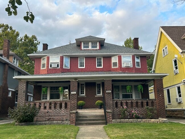 Building Photo - 10310 Clifton Blvd Unit 10310 Clifton Blvd