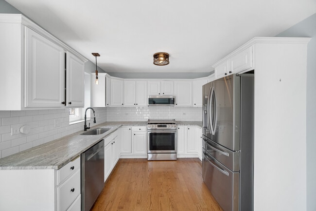 Photo - 310 Cornwall Cir