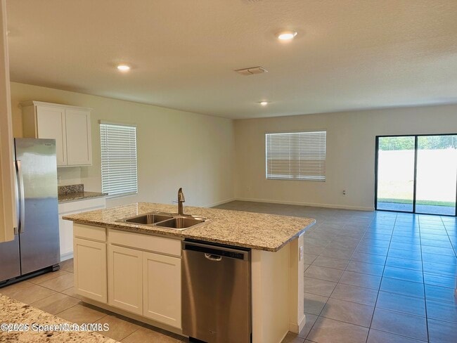 Photo - 519 Old Country SE Rd