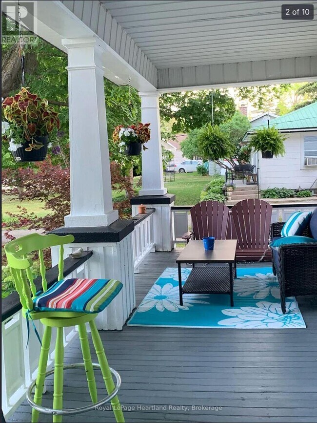 Photo - 698 Havelock St