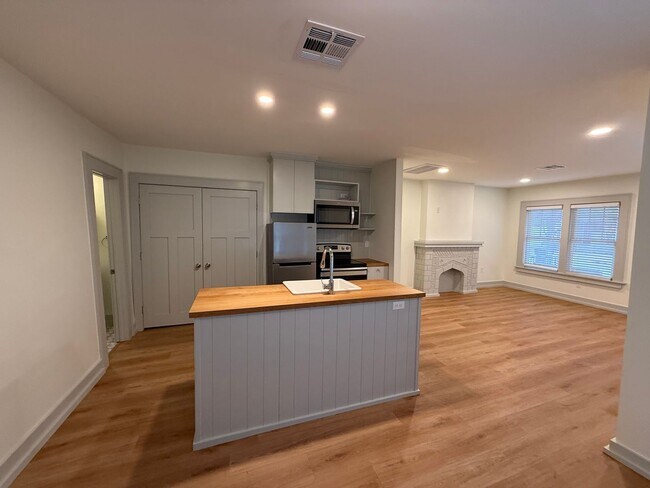 Photo - Updated 1 Bedroom for Rent!