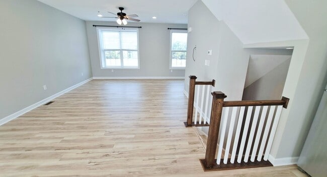 Photo - 3 Bed / 2-1/2 Bath Single Family Townhome ...