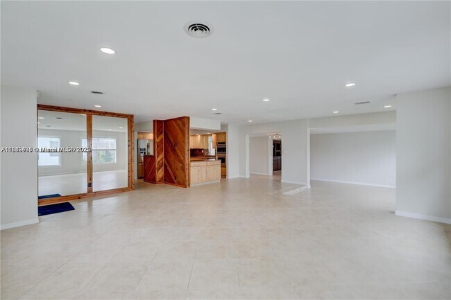 Photo - 308 N Crescent Dr