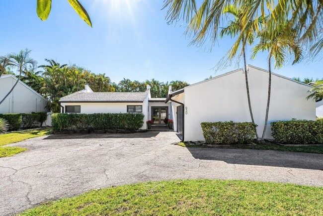 630 NE 15th Pl