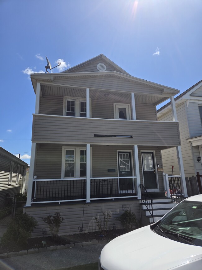 Photo - 1110 6th Ave Apartments Unit 1