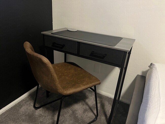 Photo - 17372 W Navajo St