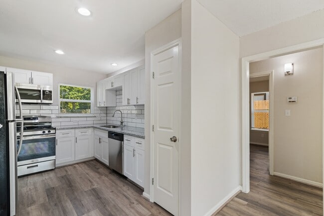 Photo - 5405 Chennault Rd