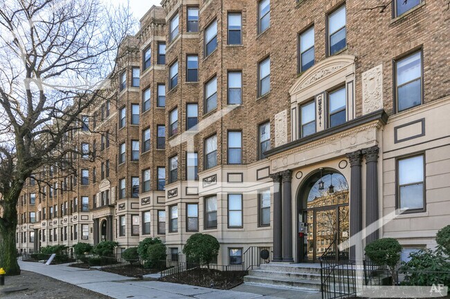 Building Photo - 1144 Commonwealth Ave Rental