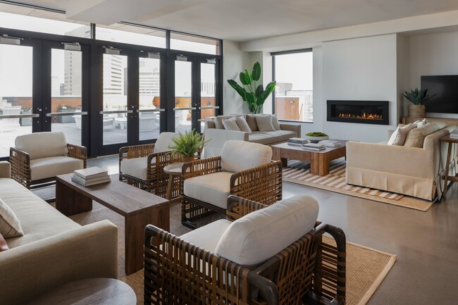 Building Photo - 250 High