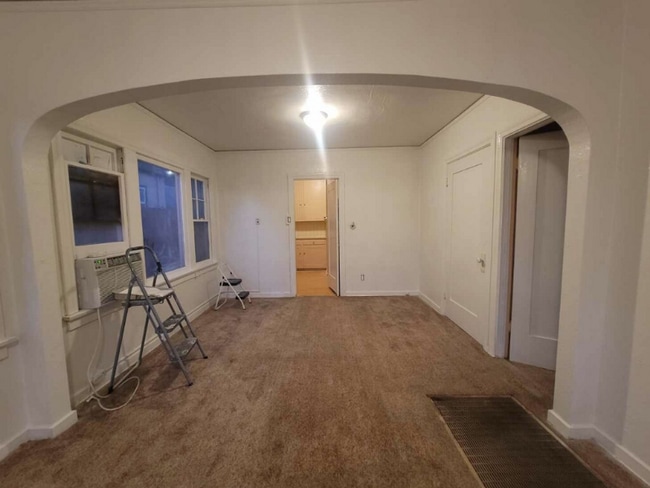 2105 Belle St