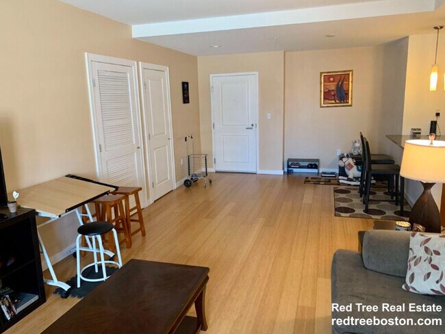 Photo - 16 Miner St Unit 303