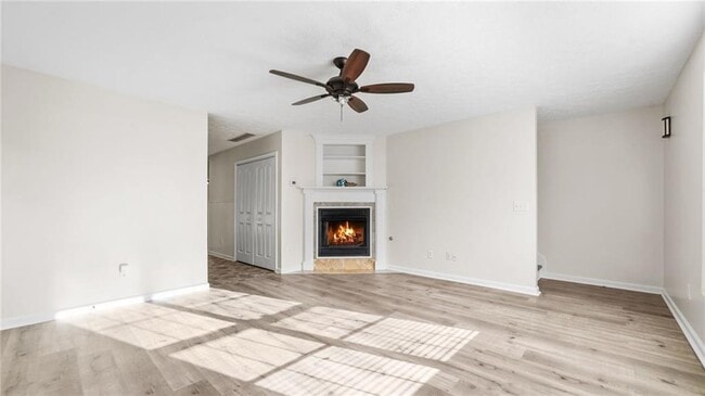 Photo - 6275 Akins Way