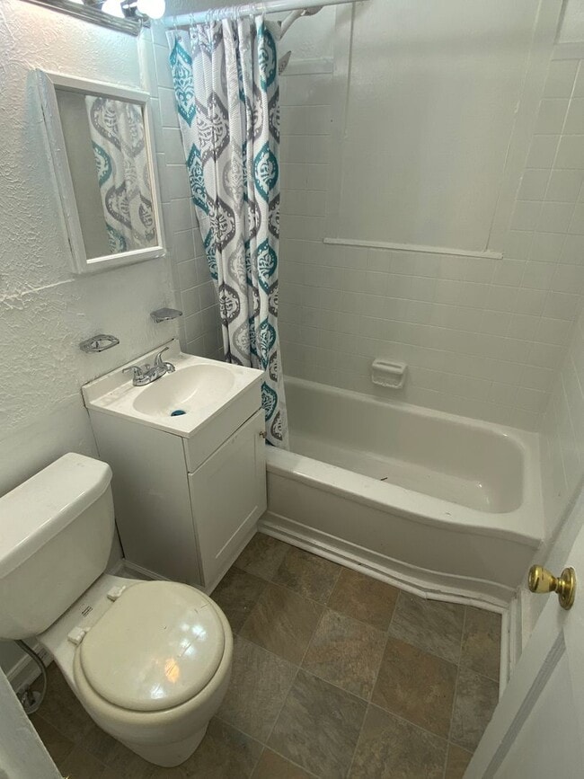 2814 Fleming Dr