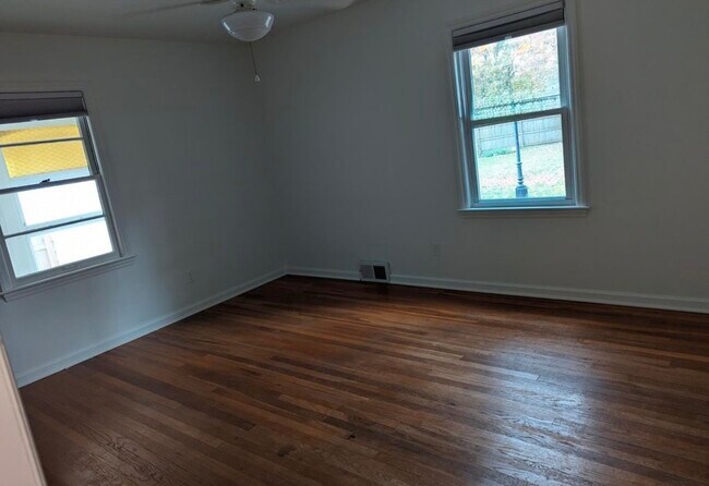 Photo - 750 Elm Ct
