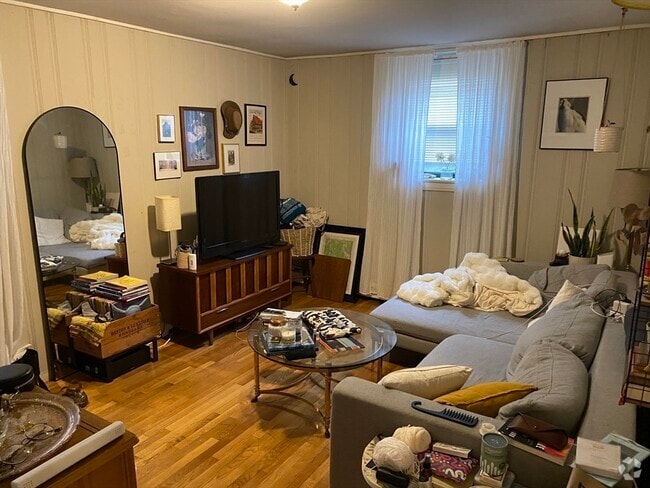 Building Photo - 15 Park Vale Ave Unit 2B Rental