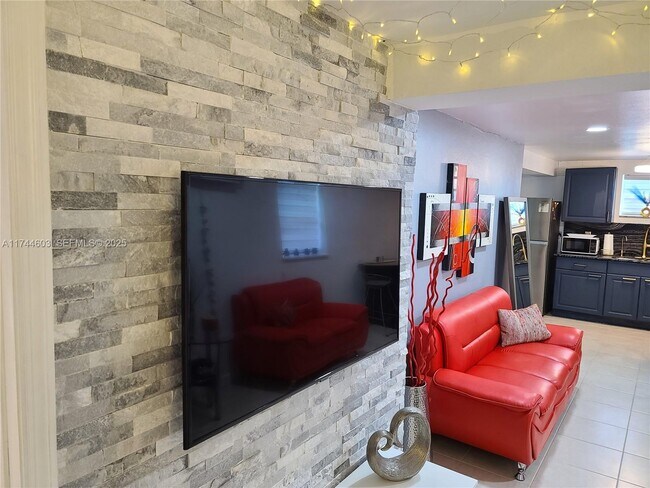 Photo - 2242 Liberty St