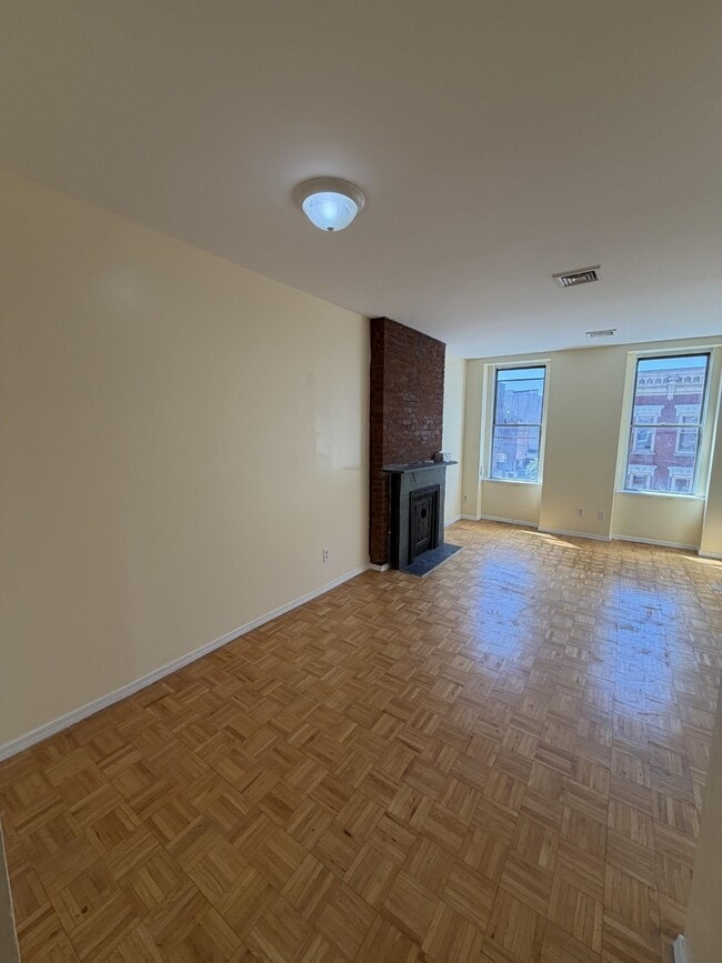 Photo - 348 Grove St