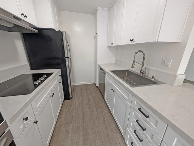 Photo - 118 S Wetherly Dr Unit 211