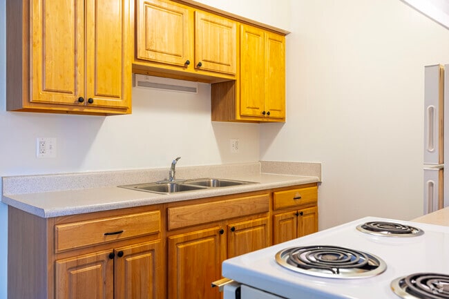 1BD, 1BA - 700SF - Kitchen