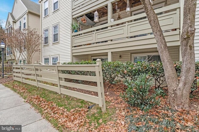 Building Photo - 2237 Lovedale Ln Unit 407D