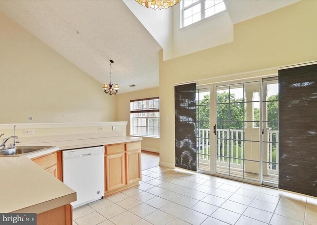 Building Photo - 6344 Springwater Terrace Unit 1141