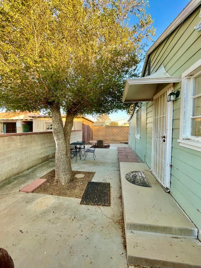 Photo - 2080 Inyo St