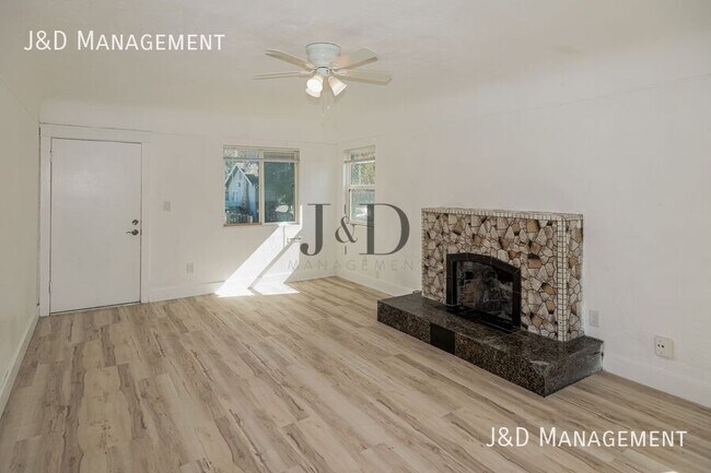 Photo - 3766 46th St