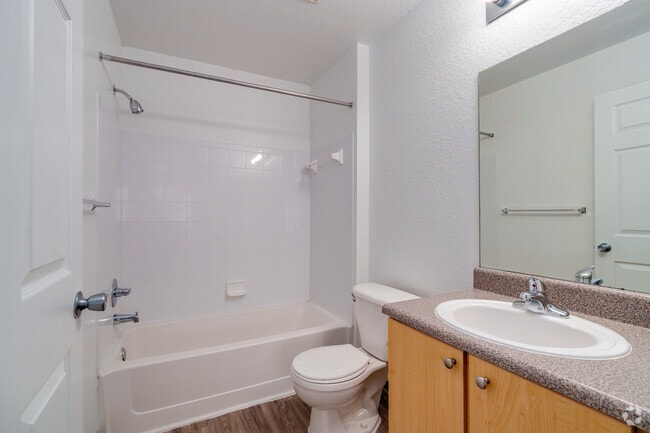 Monterrey - 2BR,2BA - 926SF - Primary Bathroom