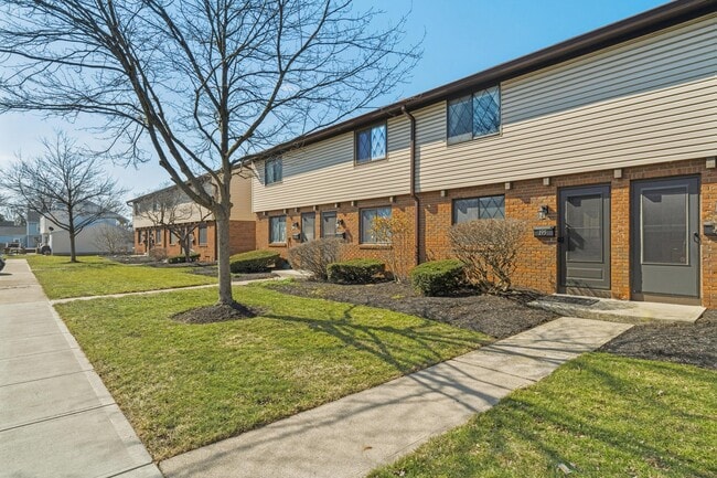 Photo - 195 Nottingham Ct