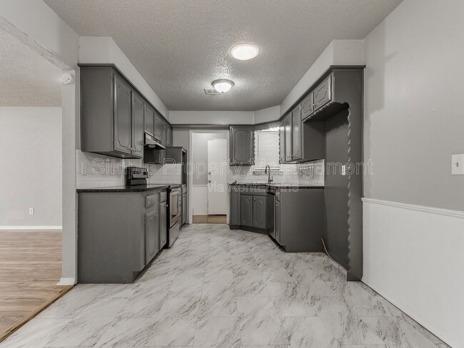 Photo - 7505 NW 29th St