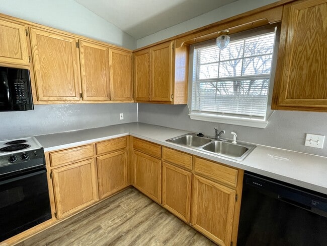 Photo - 2301 Cimmaron Dr