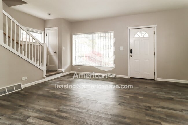 Photo - 617 Toronto Ave