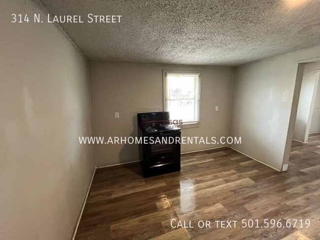 Photo - 314 N Laurel St