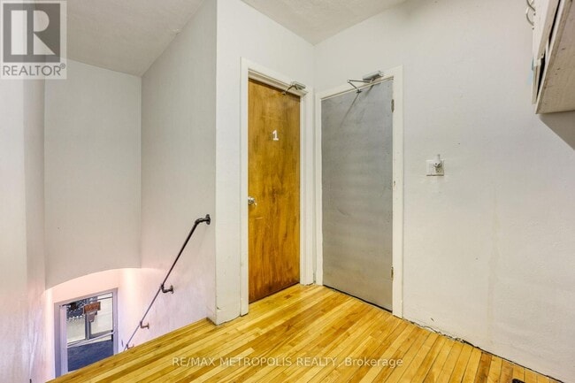 Photo - 1548 St Clair Pkwy