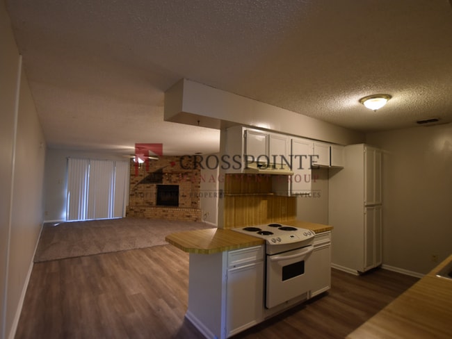 Photo - Adorable 3-bedroom, 2-bath duplex with 2-car garage in The Highlands Addition