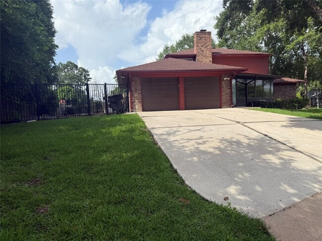 Photo - 3232 Parkwood Dr