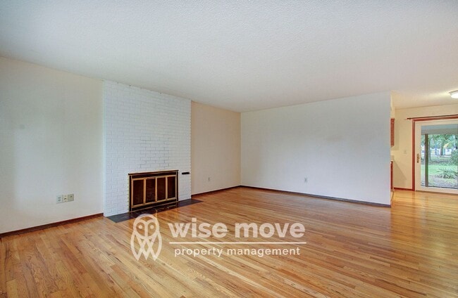 Photo - Mid-Mod on Missoula- Big Backyard!