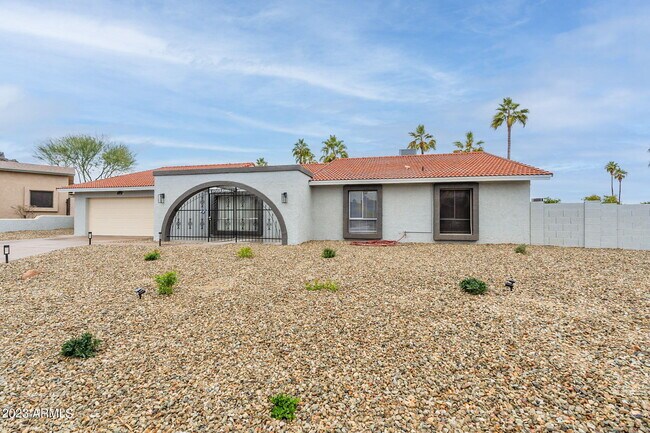 Photo - 2318 E Lupine Ave