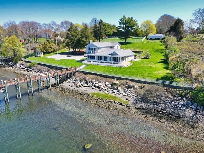 Photo - 149 Nanaquaket Rd